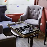 Le Montclair Montmartre By River Hostel *