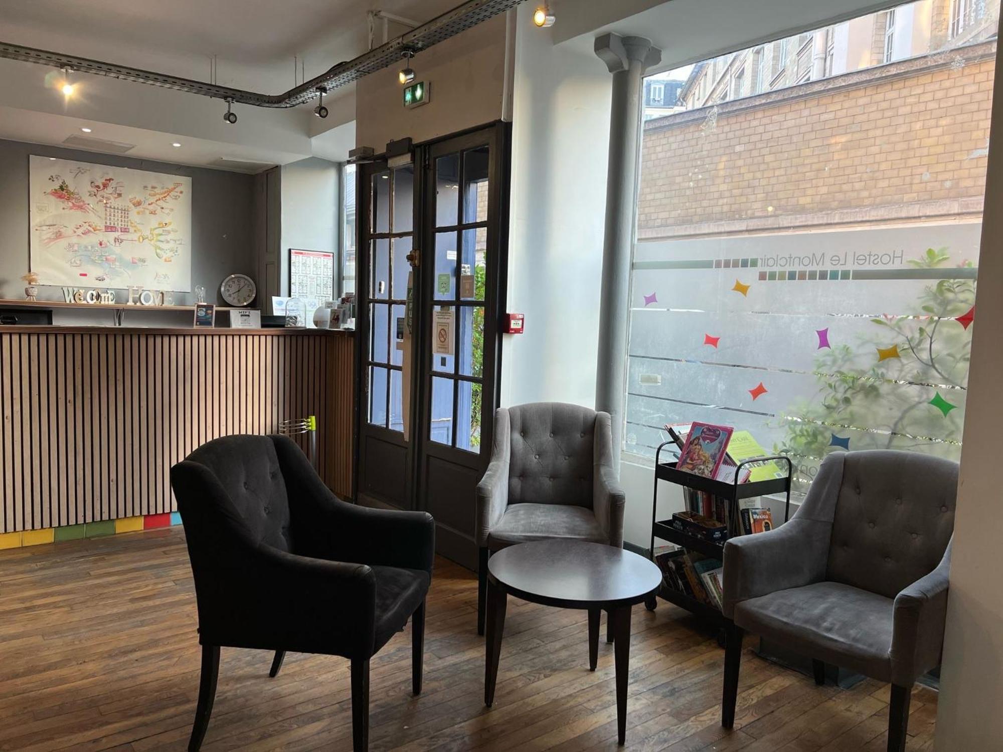 Le Montclair Montmartre By River Ostello *