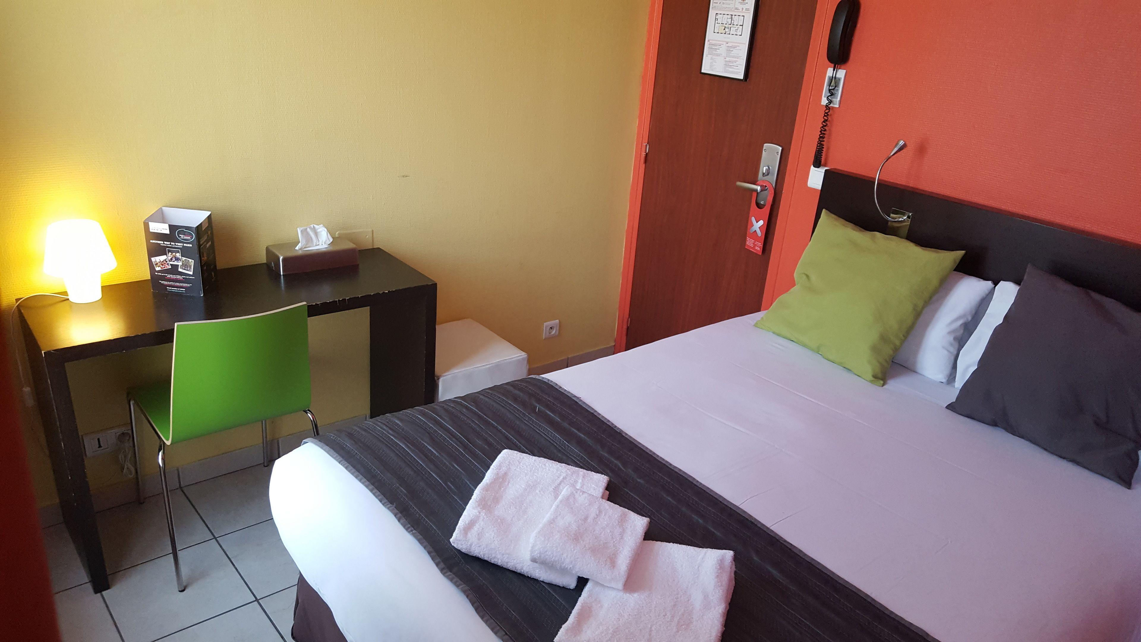 Le Montclair Montmartre By River